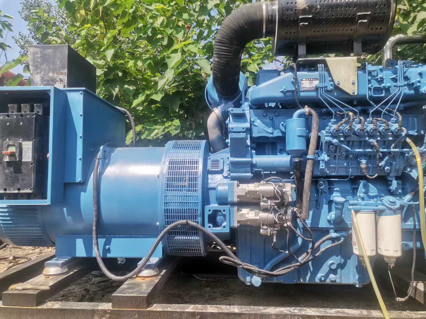 中方详细说明降低 800kW 柴油发电机输出电流波动的方法