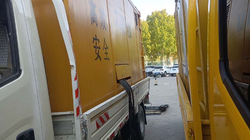 中方如何判断柴油发电机组和UPS电源的切换时间是否符合要求?