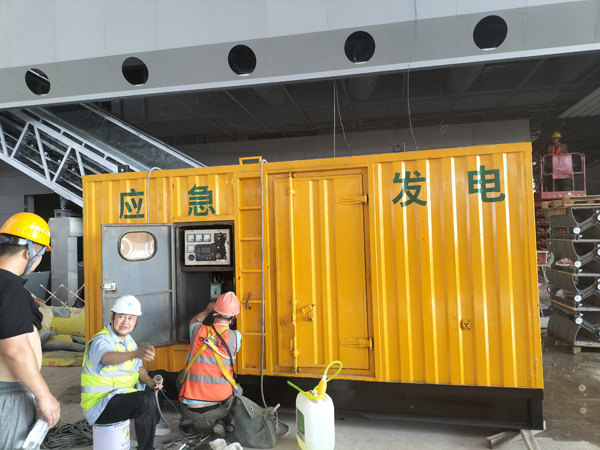 中方怎样判断空气滤清器是否需要更换?